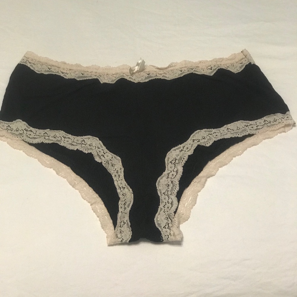 Rue 21 Black and Cream Lace Cheeky Boyshort Panty